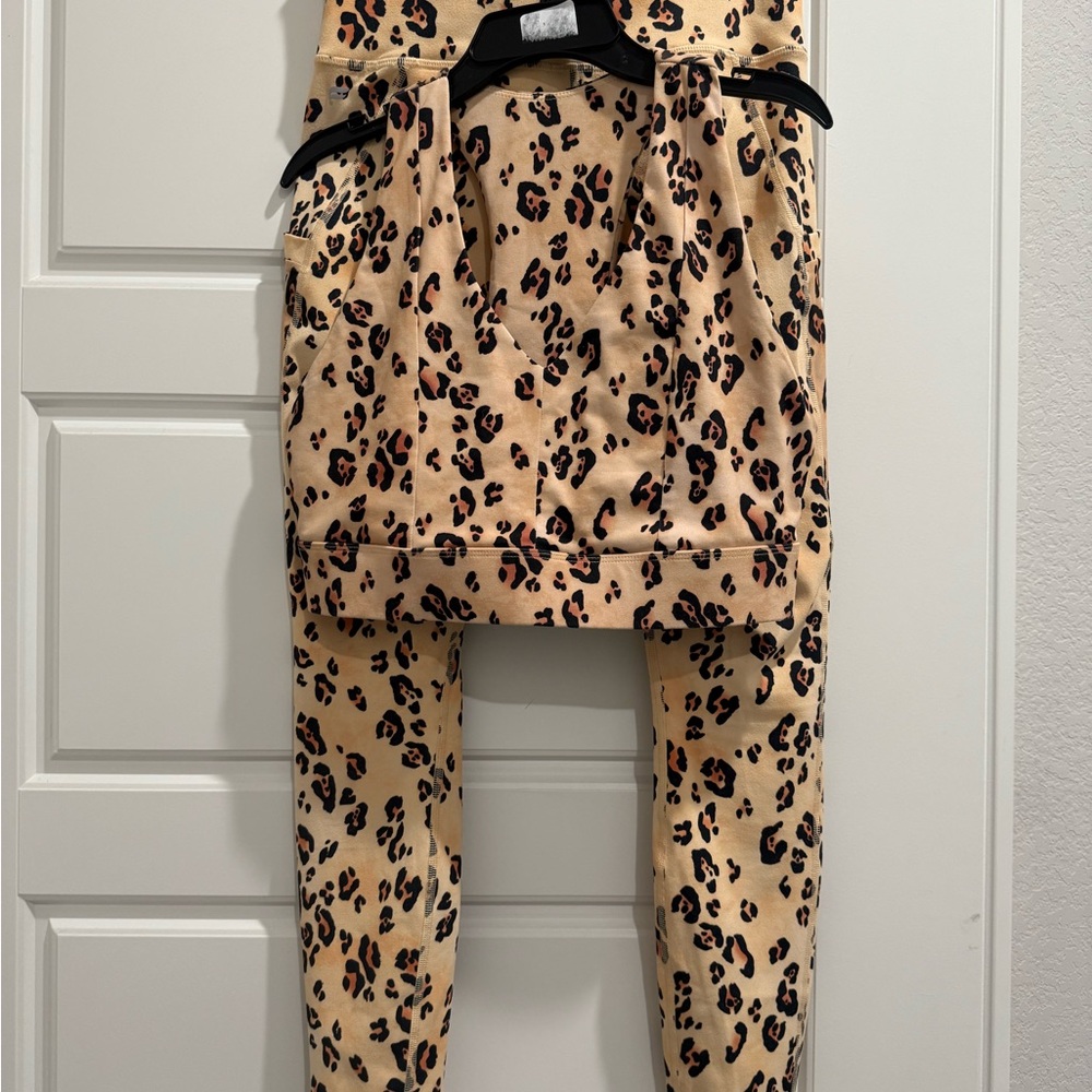 Fabletics Leopard Print Set